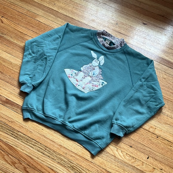 Vintage Grandma Style Rabbit Crewneck / Medium / 90s - Picture 6 of 6